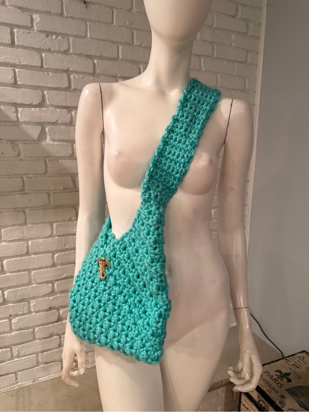 Handmade Chunky Crochet Turquoise Shoulder Tote Bag w/ Elephant Brooch Boho OOAK - Picture 3 of 6